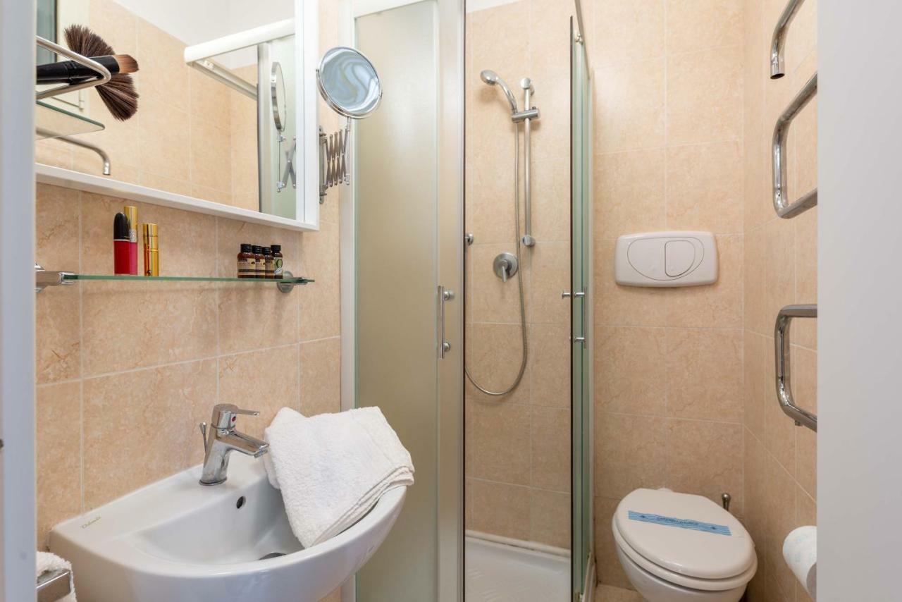 Sistina House Style X 6 Apartment Rom